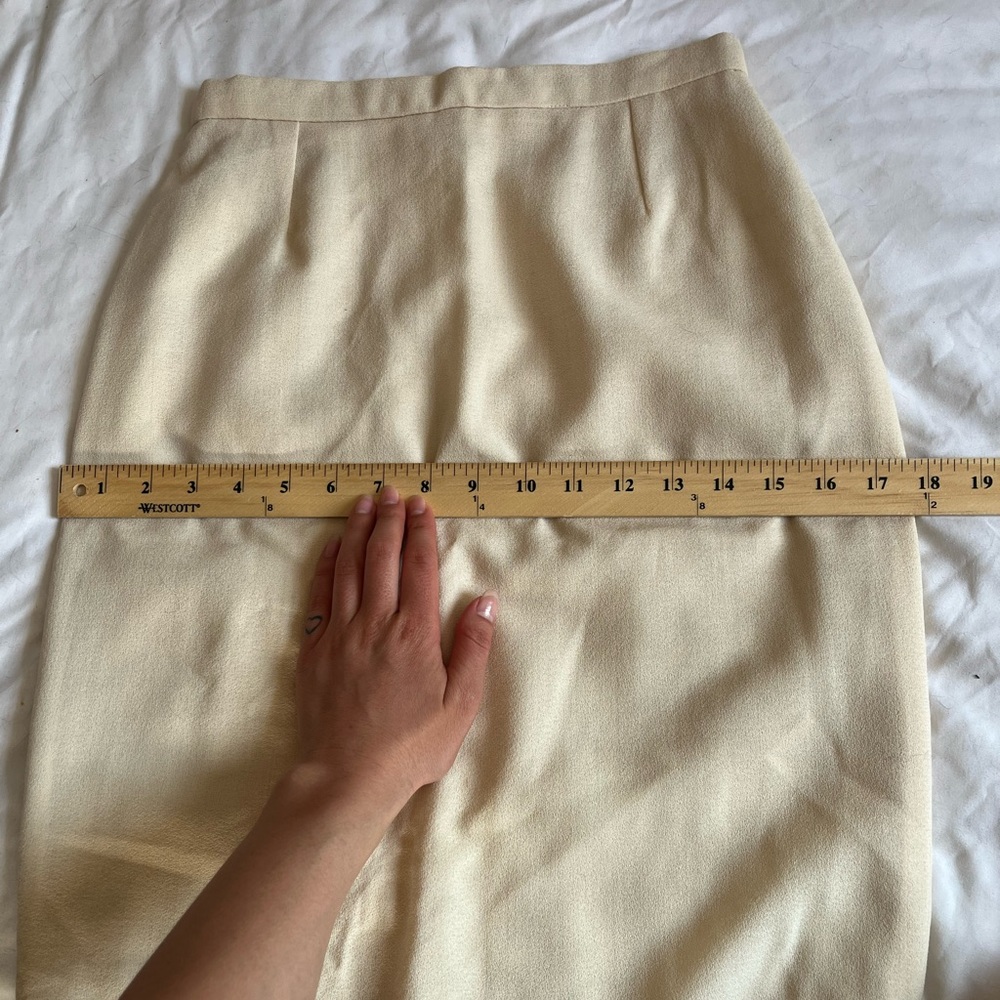 Stunning vintage cream pencil skirt, 100% wool, made in France